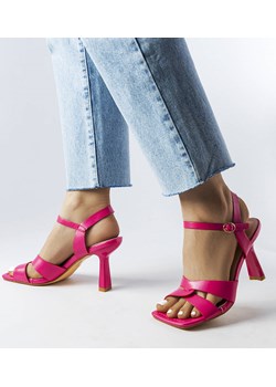 Różowe sandały na szpilce z paskiem Karolina ze sklepu gemre w kategorii Sandały damskie - zdjęcie 157628949