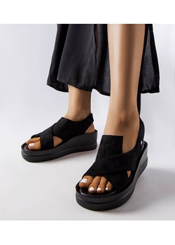 Czarne sandały na koturnie Adelina ze sklepu gemre w kategorii Sandały damskie - zdjęcie 158058717