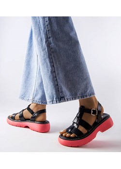 Czarne sandały na różowej platformie Loli ze sklepu gemre w kategorii Sandały damskie - zdjęcie 158466487