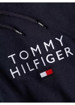 Bluza męska z kapturem Tommy Hilfiger granatowa UM0UM02879 ze sklepu piubiu_pl w kategorii Bluzy męskie - zdjęcie 158480545