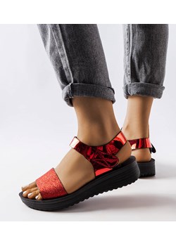 Czerwone sandały na koturnie Blask ze sklepu gemre w kategorii Sandały damskie - zdjęcie 158499337