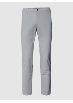 Spodnie o kroju slim fit z wpuszczaną kieszenią ze sklepu Peek&Cloppenburg  w kategorii Spodnie męskie - zdjęcie 158574986