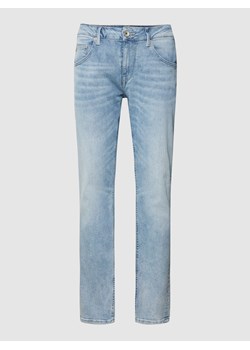 Jeansy z naszywką z logo model ‘Russo’ ze sklepu Peek&Cloppenburg  w kategorii Jeansy męskie - zdjęcie 158578476
