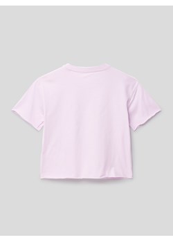 T-shirt zdobiony kamieniami ze sklepu Peek&Cloppenburg  w kategorii Bluzki dziewczęce - zdjęcie 158606527