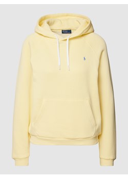Bluza z kapturem z wyhaftowanym logo ze sklepu Peek&Cloppenburg  w kategorii Bluzy damskie - zdjęcie 158778655
