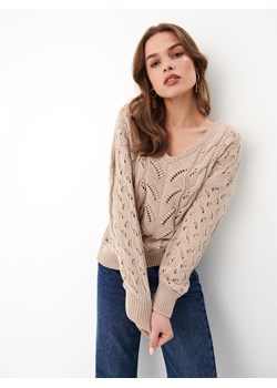 Mohito - Sweter z dekoracyjnym splotem - Beżowy ze sklepu Mohito w kategorii Swetry damskie - zdjęcie 158825615
