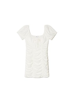 Cropp - Kremowa sukienka z ozdobnym wiązaniem - biały ze sklepu Cropp w kategorii Sukienki - zdjęcie 158853218