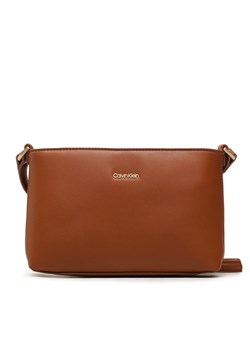 Torebka Calvin Klein Ck Must Xbody Md K60K610927 HJJ ze sklepu eobuwie.pl w kategorii Listonoszki - zdjęcie 158964277