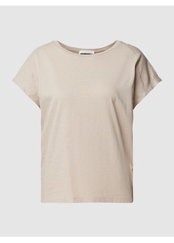 T-shirt z prążkowanym,okrągłym dekoltem model ‘ONELIAA’ ze sklepu Peek&Cloppenburg  w kategorii Bluzki damskie - zdjęcie 158975619