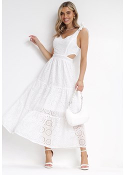 Biała Sukienka Maxi na Wiązanych Ramiączkach z Wycięciem na Plecach Ulati ze sklepu Born2be Odzież w kategorii Sukienki - zdjęcie 158982758