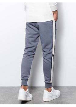 Spodnie męskie dresowe z lampasem - jeansowe V10 P865 ze sklepu ombre w kategorii Spodnie męskie - zdjęcie 159004826