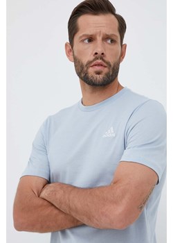 adidas t-shirt bawełniany kolor niebieski gładki IJ6109 ze sklepu ANSWEAR.com w kategorii T-shirty męskie - zdjęcie 159066878