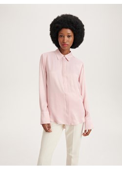 Reserved - Koszula z satynowej wiskozy - pastelowy róż ze sklepu Reserved w kategorii Koszule damskie - zdjęcie 159132289