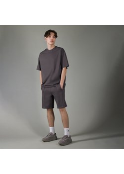 Męskie spodenki dresowe 4F x Robert Lewandowski RL9SS23TSHOM251 - grafitowe ze sklepu Sportstylestory.com w kategorii Spodenki męskie - zdjęcie 159166268