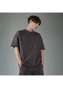 Męski t-shirt z nadrukiem 4F x Robert Lewandowski RL9SS23TTSHM1052 - grafitowy ze sklepu Sportstylestory.com w kategorii T-shirty męskie - zdjęcie 159166557