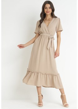 Beżowa Sukienka Maxi z Gumką w Talii i Kopertowym Dekoltem Lesite ze sklepu Born2be Odzież w kategorii Sukienki - zdjęcie 159191707