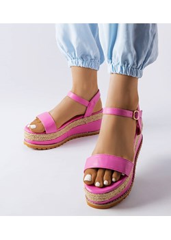 Różowe sandały na koturnie Access ze sklepu gemre w kategorii Sandały damskie - zdjęcie 159241276