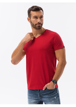 Klasyczna męska koszulka z dekoltem w serek BASIC - czerwony V14 S1369 ze sklepu ombre w kategorii T-shirty męskie - zdjęcie 159246126