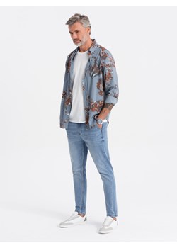 Spodnie męskie jeansowe CARROT FIT - jasnoniebieskie V2 OM-PADP-0117 ze sklepu ombre w kategorii Jeansy męskie - zdjęcie 159248285