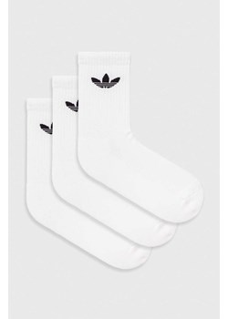 adidas Originals skarpetki 3-pack kolor biały IJ5616 ze sklepu ANSWEAR.com w kategorii Skarpetki damskie - zdjęcie 159395955