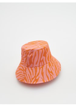 Reserved - Bucket hat w kolorowy wzór - różowy ze sklepu Reserved w kategorii Czapki dziecięce - zdjęcie 159437528