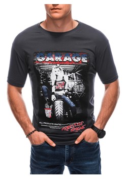 T-shirt męski z nadrukiem 1860S - grafitowy ze sklepu Edoti w kategorii T-shirty męskie - zdjęcie 160049805