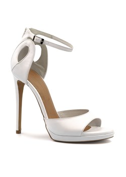Białe skórzane szpilki sandały 5ADB86401 ze sklepu NESCIOR w kategorii Sandały damskie - zdjęcie 160058549