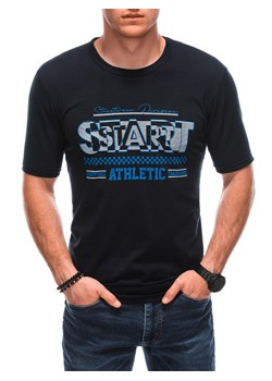 T-shirt męski z nadrukiem 1873S - granatowy ze sklepu Edoti w kategorii T-shirty męskie - zdjęcie 160143855
