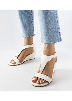 Białe sandały na koturnie Durepos ze sklepu gemre w kategorii Sandały damskie - zdjęcie 160207455