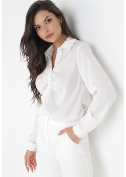 Biała Satynowa Koszula z Marszczeniami Kosse ze sklepu Born2be Odzież w kategorii Koszule damskie - zdjęcie 160208626