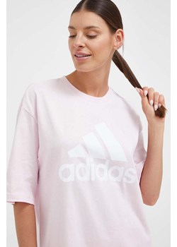 adidas t-shirt bawełniany kolor różowy IC9860 ze sklepu ANSWEAR.com w kategorii Bluzki damskie - zdjęcie 160214029