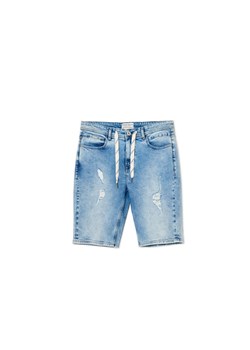 Cropp - Szorty jeansowe z przetarciami - niebieski ze sklepu Cropp w kategorii Spodenki męskie - zdjęcie 160284599