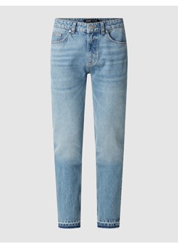 Jeansy o kroju straight fit z bawełny — MATW X REVIEW ze sklepu Peek&Cloppenburg  w kategorii Jeansy męskie - zdjęcie 160599686