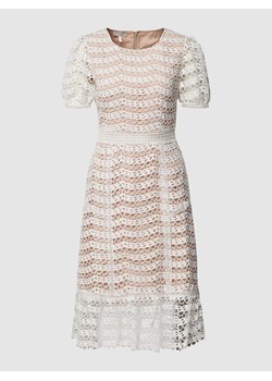 Sukienka koktajlowa z haftem angielskim ze sklepu Peek&Cloppenburg  w kategorii Sukienki - zdjęcie 160622947