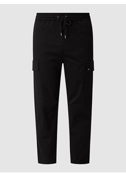Spodnie sportowe z kieszeniami cargo model ‘Kaleo’ ze sklepu Peek&Cloppenburg  w kategorii Spodnie męskie - zdjęcie 160625059
