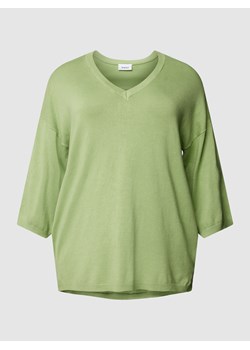 Sweter z dzianiny PLUS SIZE z dekoltem w serek model ‘Blume’ ze sklepu Peek&Cloppenburg  w kategorii Swetry damskie - zdjęcie 160682867