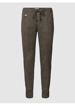 Spodnie sportowe o kroju relaxed fit z fakturowanym wzorem ze sklepu Peek&Cloppenburg  w kategorii Spodnie damskie - zdjęcie 160788736