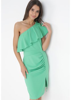 Zielona Asymetryczna Sukienka Mini z Falbanką i Rozcięciem Joyannwe ze sklepu Born2be Odzież w kategorii Sukienki - zdjęcie 160802325