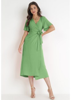 Zielona Kopertowa Sukienka Midi z Materiałowym Paskiem Noriana ze sklepu Born2be Odzież w kategorii Sukienki - zdjęcie 160938997