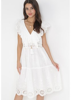Biała Rozkloszowana Sukienka Midi Euphina ze sklepu Born2be Odzież w kategorii Sukienki - zdjęcie 160966955