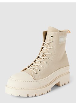 Buty sznurowane z naszywką z logo model ‘CANVAS’ ze sklepu Peek&Cloppenburg  w kategorii Workery damskie - zdjęcie 161009087