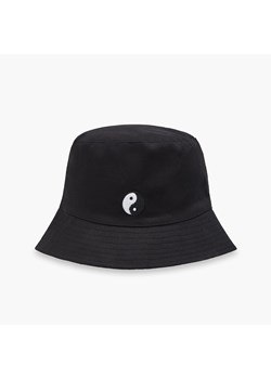 Cropp - Kapelusz bucket hat z haftem - czarny ze sklepu Cropp w kategorii Kapelusze damskie - zdjęcie 161054217