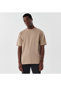 Cropp - Beżowa koszulka comfort - beżowy ze sklepu Cropp w kategorii T-shirty męskie - zdjęcie 161054328