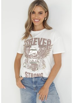 Jasnobeżowy T-shirt Islana ze sklepu Born2be Odzież w kategorii Bluzki damskie - zdjęcie 161061215