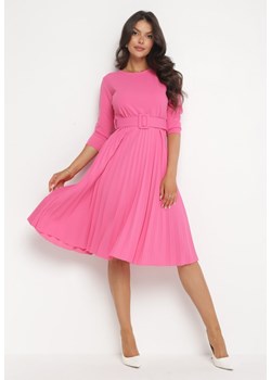 Różowa Sukienka Plisowana z Paskiem Gonge ze sklepu Born2be Odzież w kategorii Sukienki - zdjęcie 161095757