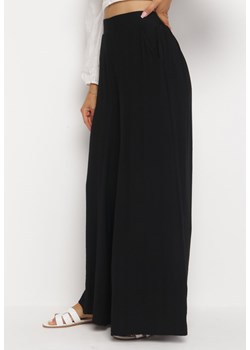Czarne Szerokie Spodnie z Gumką w Pasie i Kieszeniami przy Biodrach Boulia ze sklepu Born2be Odzież w kategorii Spodnie damskie - zdjęcie 161186565