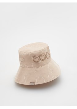 Reserved - Bucket hat SmileyWorld® - kremowy ze sklepu Reserved w kategorii Czapki dziecięce - zdjęcie 161201548