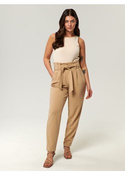 Sinsay - Spodnie eleganckie - kremowy ze sklepu Sinsay w kategorii Spodnie damskie - zdjęcie 161211427