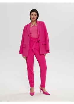 Sinsay - Spodnie z paskiem - różowy ze sklepu Sinsay w kategorii Spodnie damskie - zdjęcie 161211428