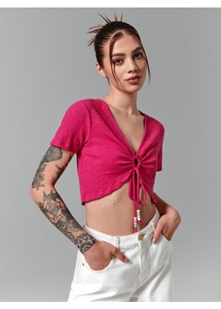 Sinsay - Crop top z wiązaniem - różowy ze sklepu Sinsay w kategorii Bluzki damskie - zdjęcie 161213759